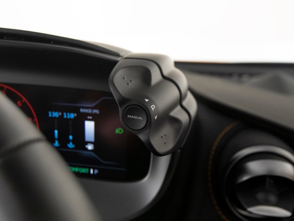 Used 2025 McLaren 750S photo 18