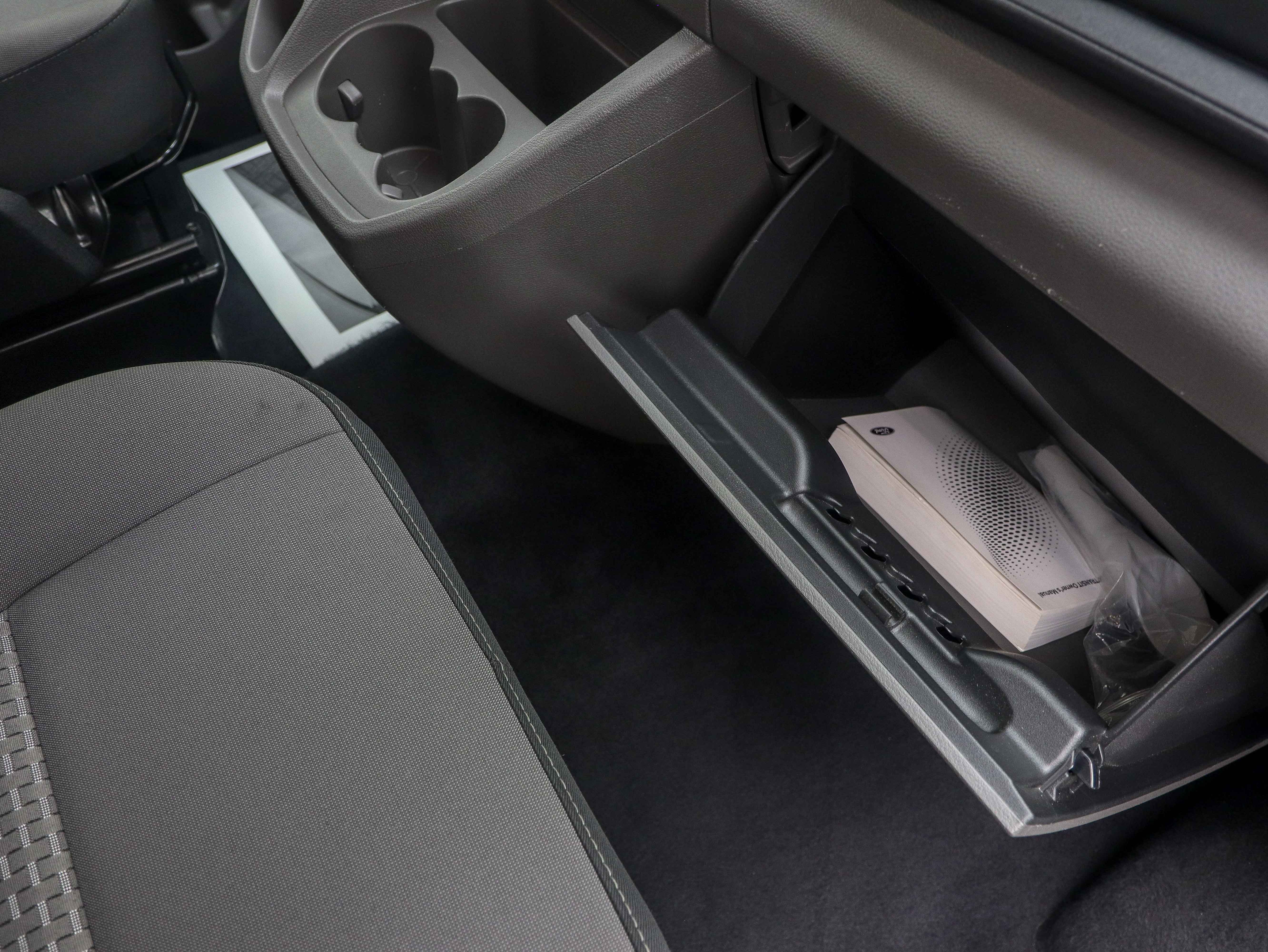 2025 Ford Transit Passenger Van XLT - Photo 19