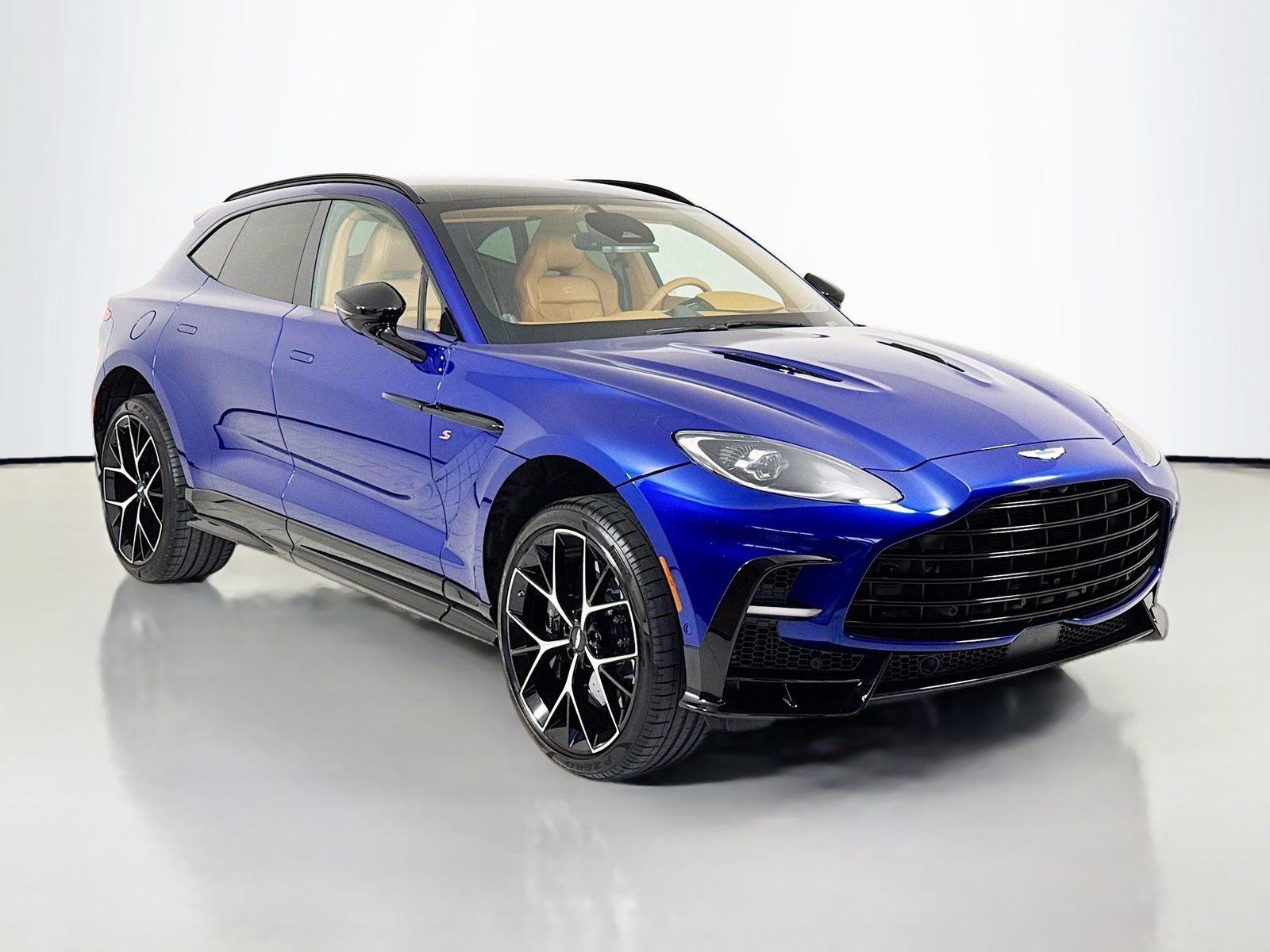 New 2026 Aston Martin DBX 707