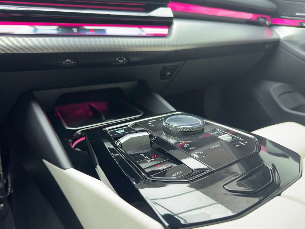 2025 BMW i5 eDrive40i