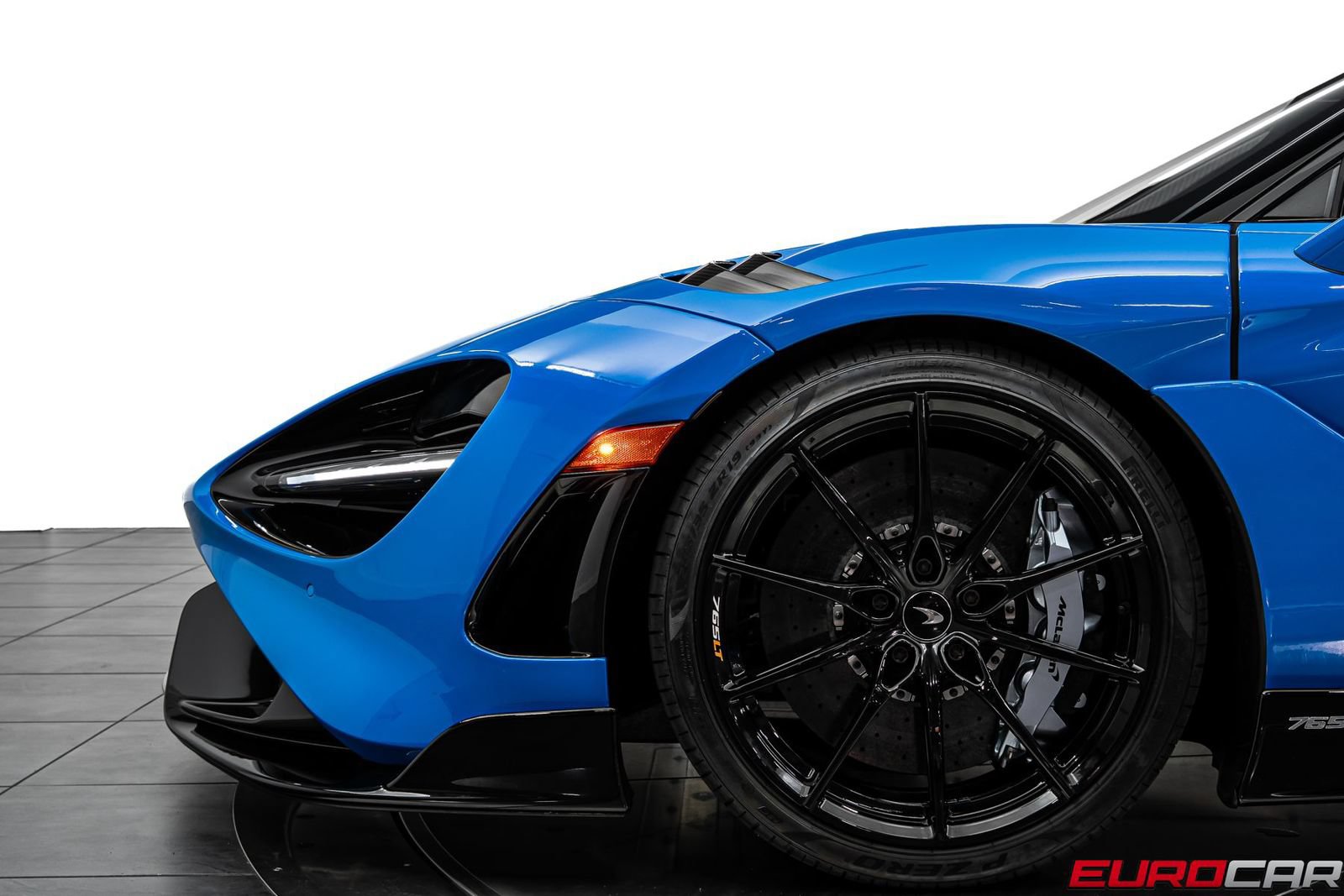 Used 2022 McLaren 765LT photo 18