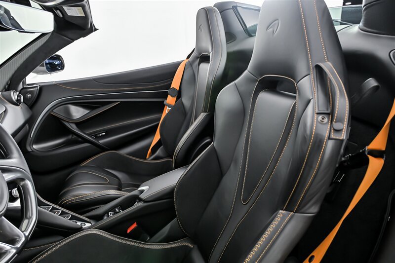 Used 2025 McLaren 750S Spider photo 21