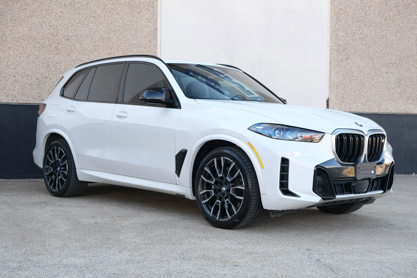 2024 BMW X5 M60i