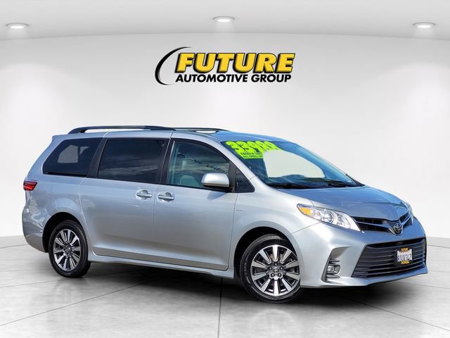 Used 2020 Toyota Sienna XLE for Sale Near Me - Autotrader