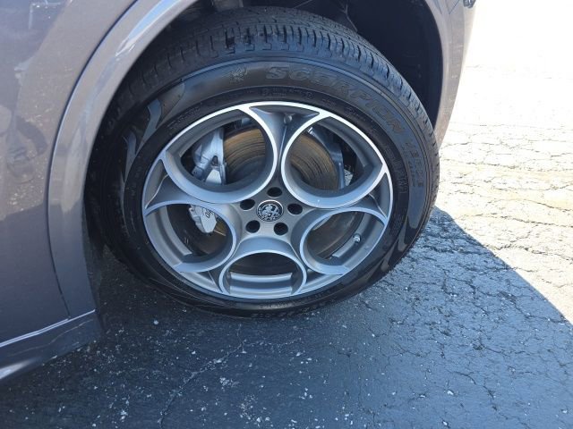 2024 Alfa Romeo Stelvio Ti