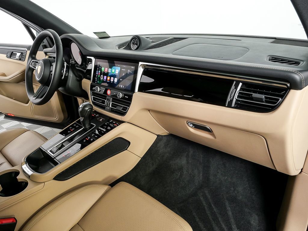 2023 Porsche Macan Turbo