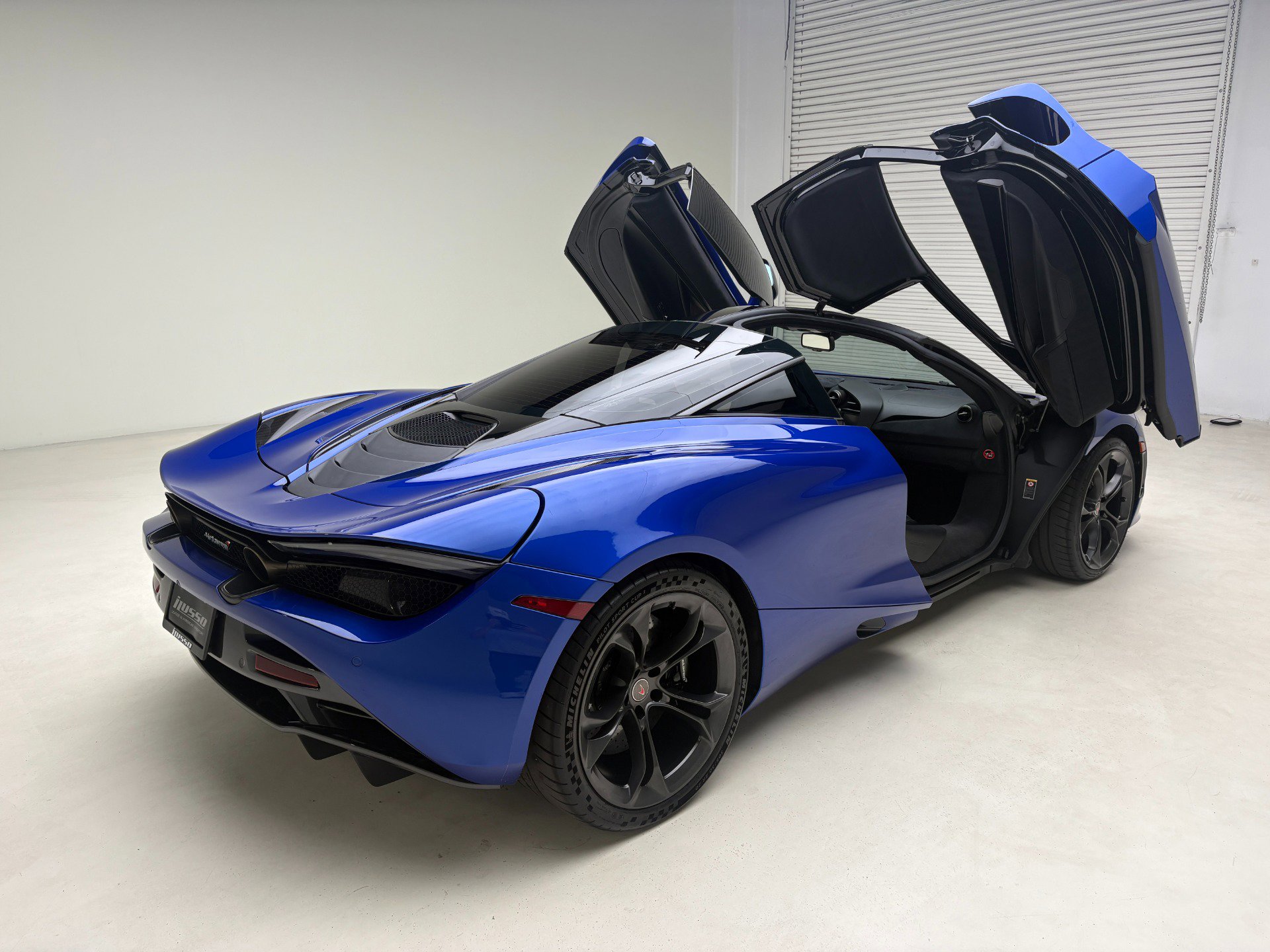 Used 2018 McLaren 720S Performance photo 14