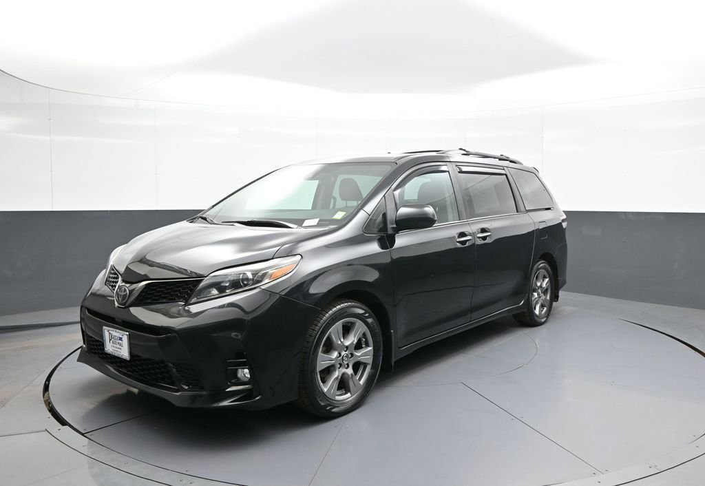 Certified 2019 Toyota Sienna SE w/ SE Preferred Package