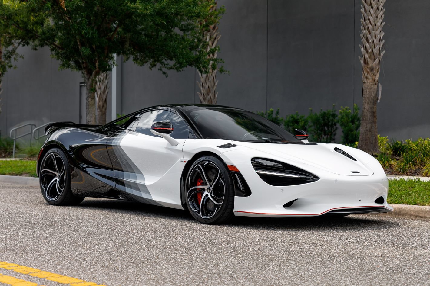 Used 2024 McLaren 750S Spider 2