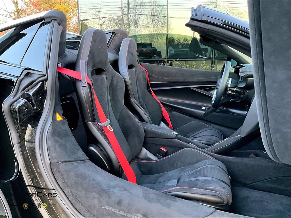 Used 2026 McLaren 750S Spider photo 9