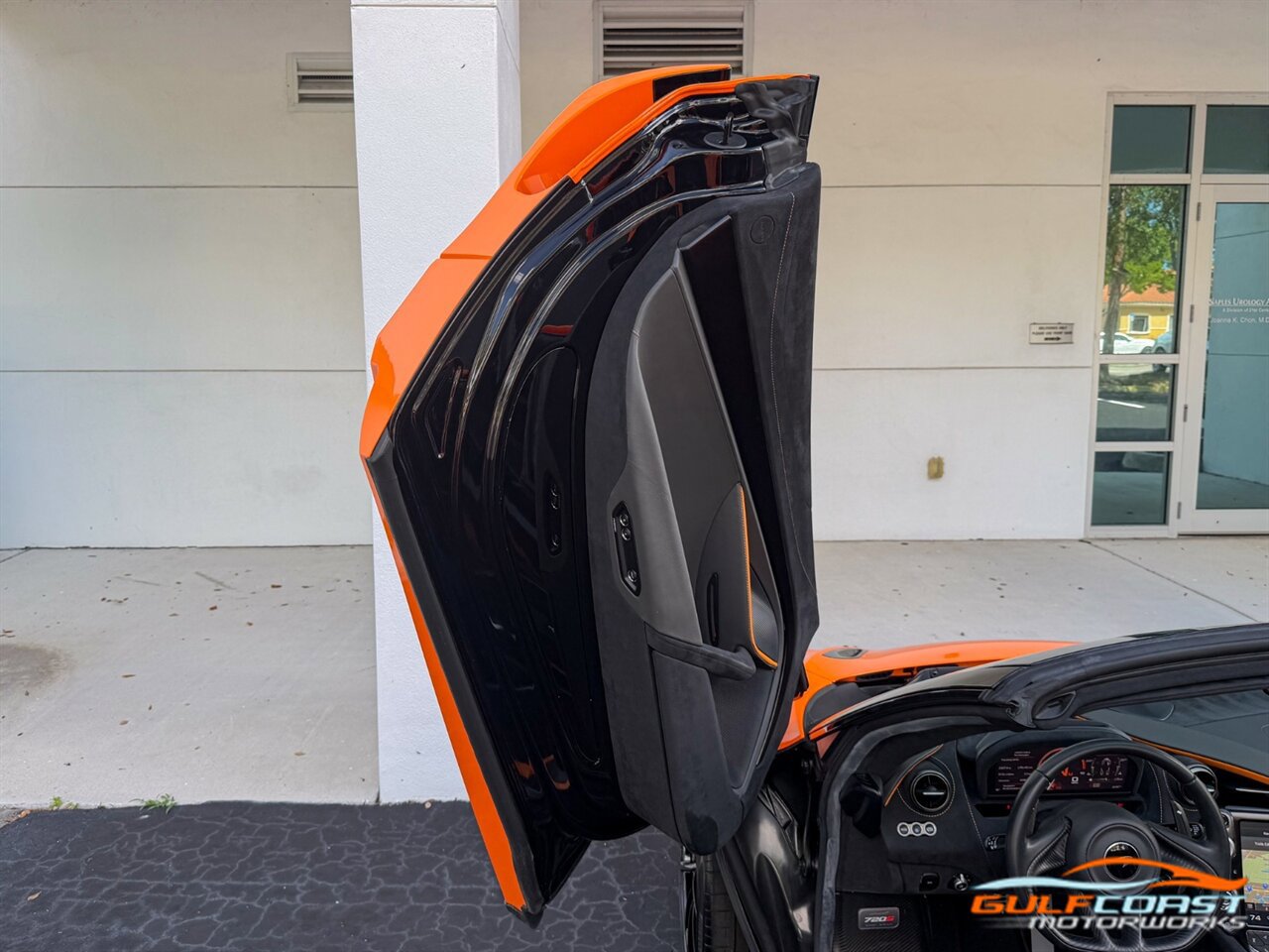 Used 2022 McLaren 720S Performance photo 23