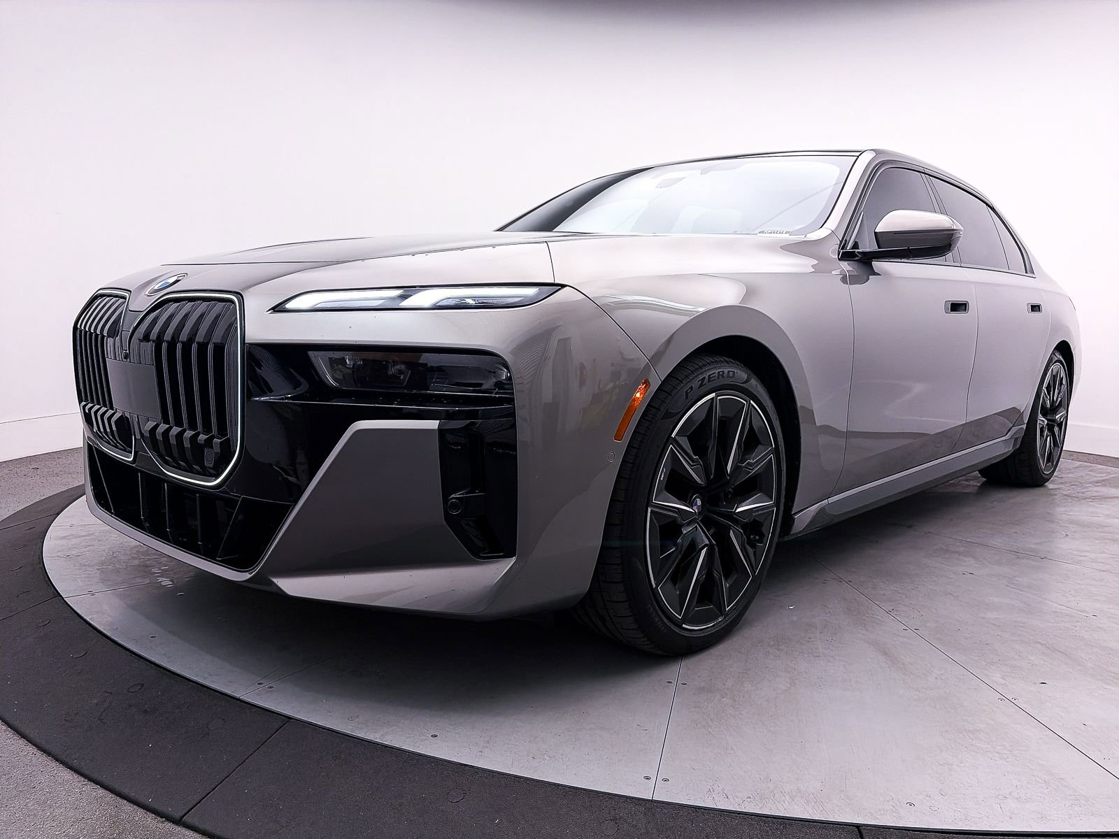 2024 BMW 760i xDrive