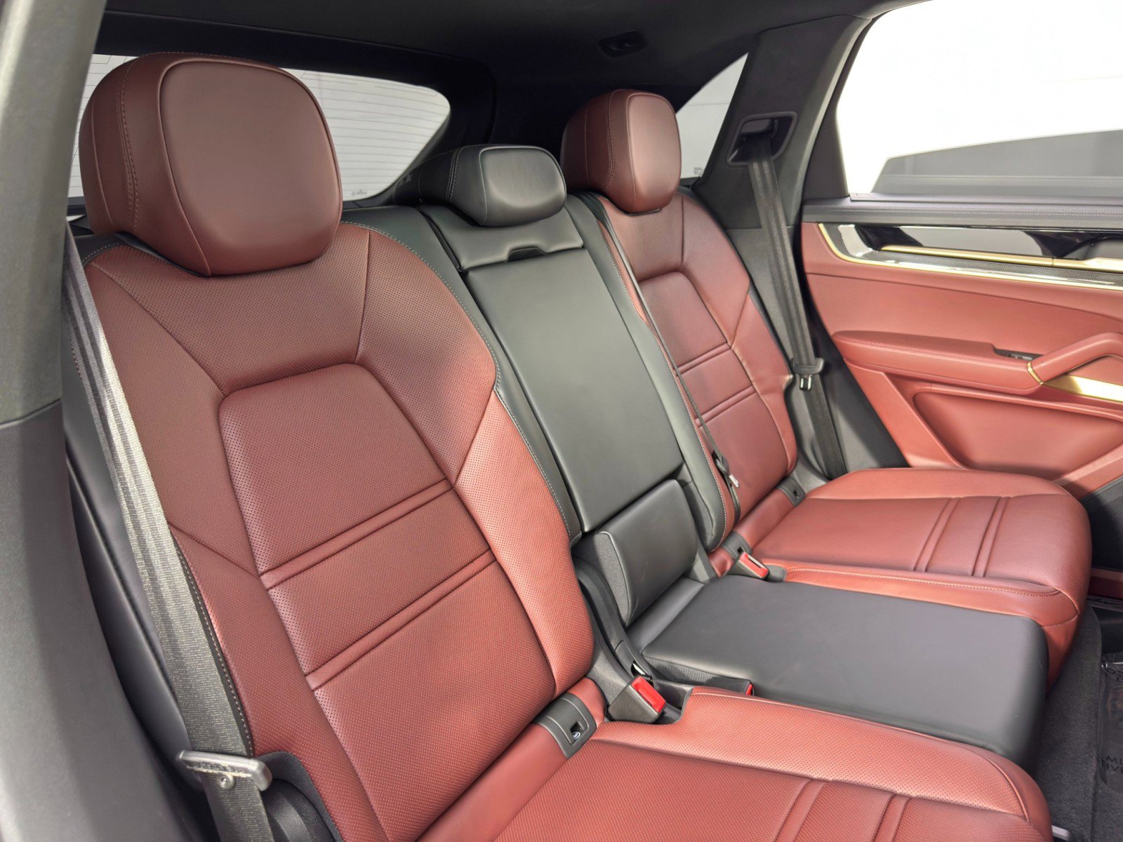 2025 Porsche Cayenne Turbo