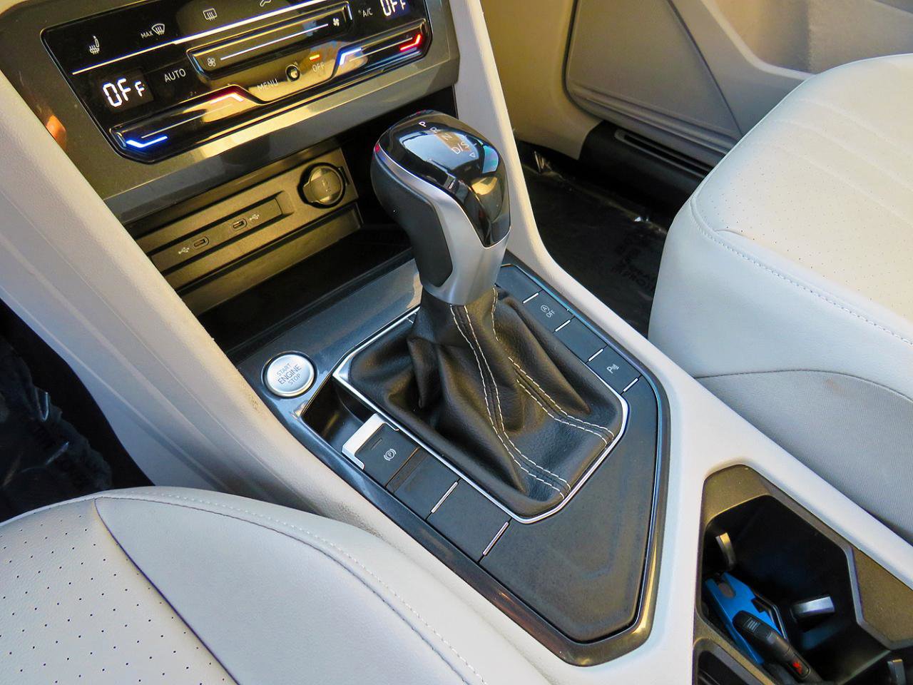 2023 Volkswagen Tiguan SE R-Line