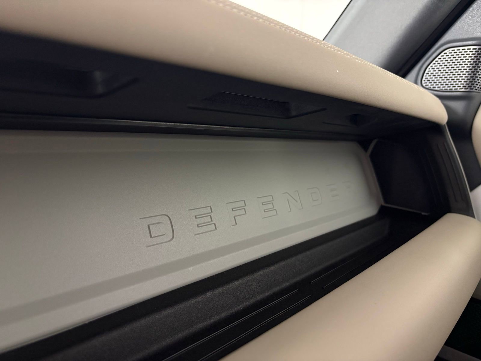 2024 Land Rover Defender 110 S