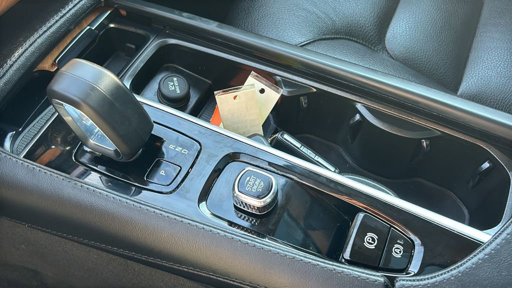 2023 Volvo Xc90 B6 Core