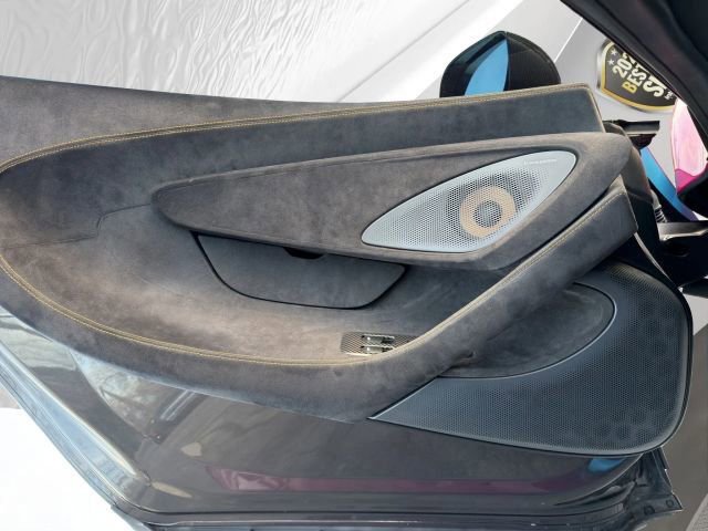 Used 2020 McLaren 600LT Spider photo 23