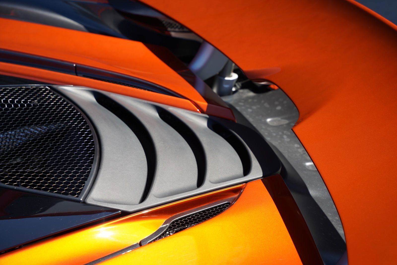 Used 2018 McLaren 720S Luxury photo 21