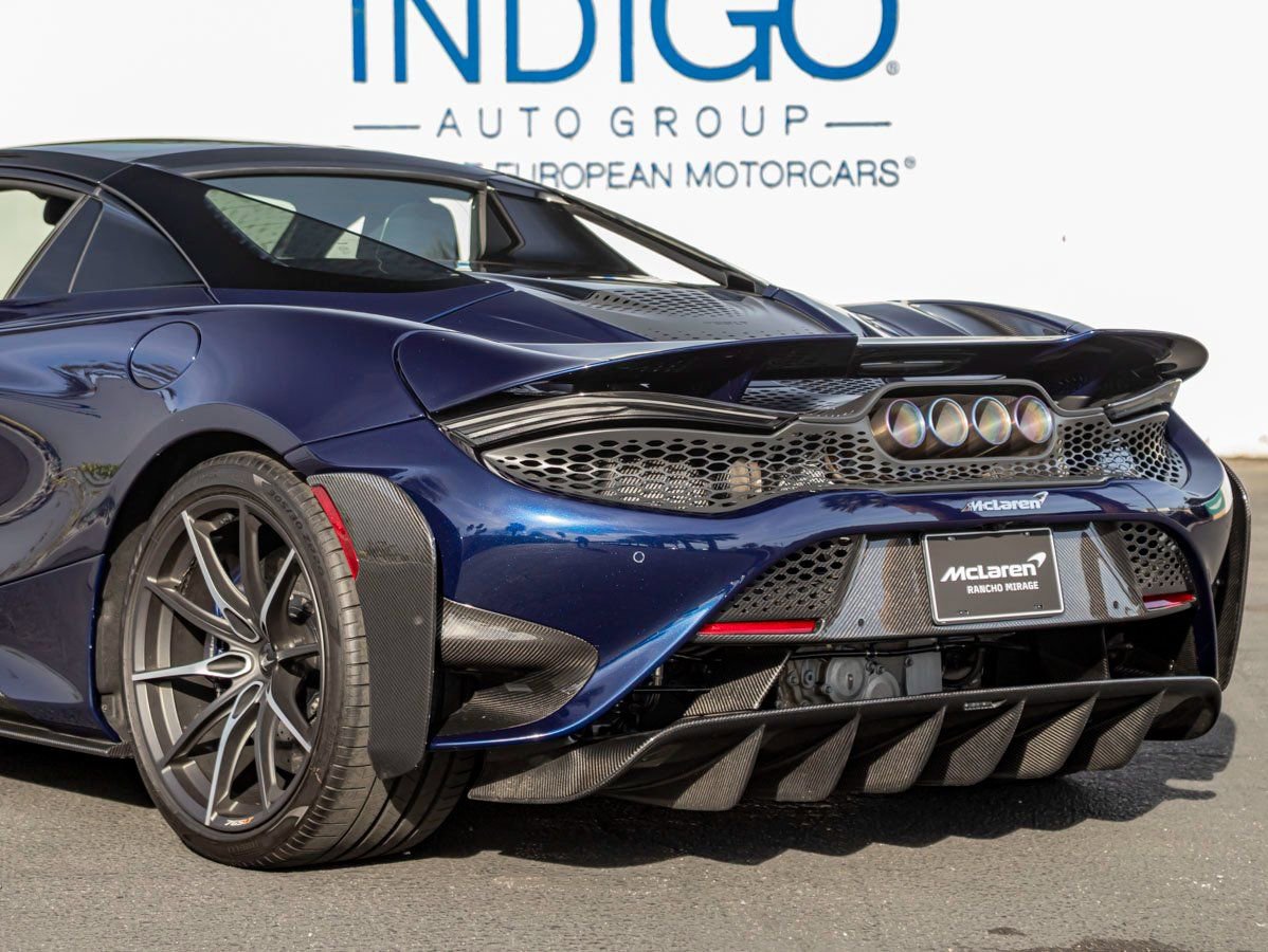 Used 2022 McLaren 765LT photo 12
