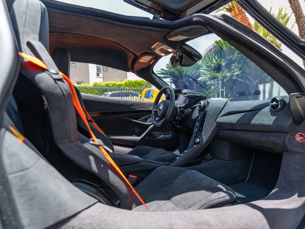 Used 2025 McLaren 750S photo 18
