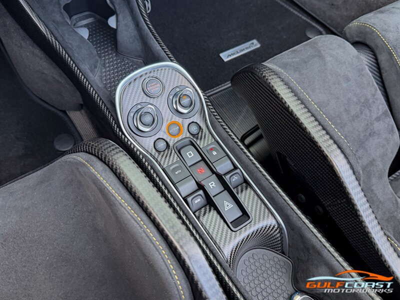 Used 2020 McLaren 600LT Spider photo 20