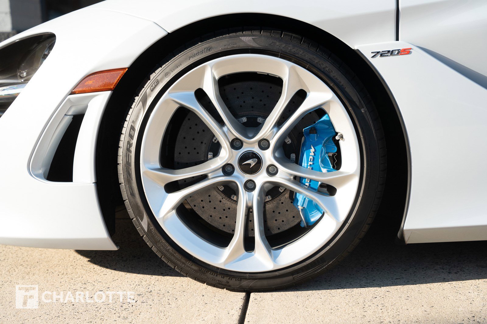 Used 2020 McLaren 720S Spider photo 11