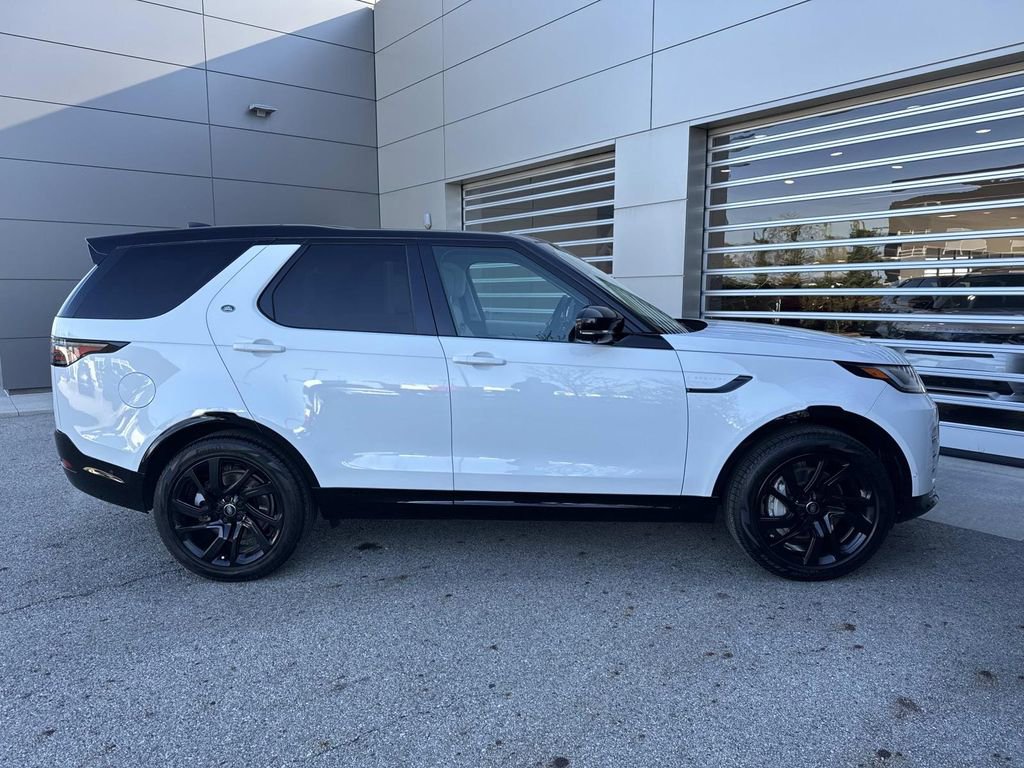 2025 Land Rover Discovery Dynamic SE