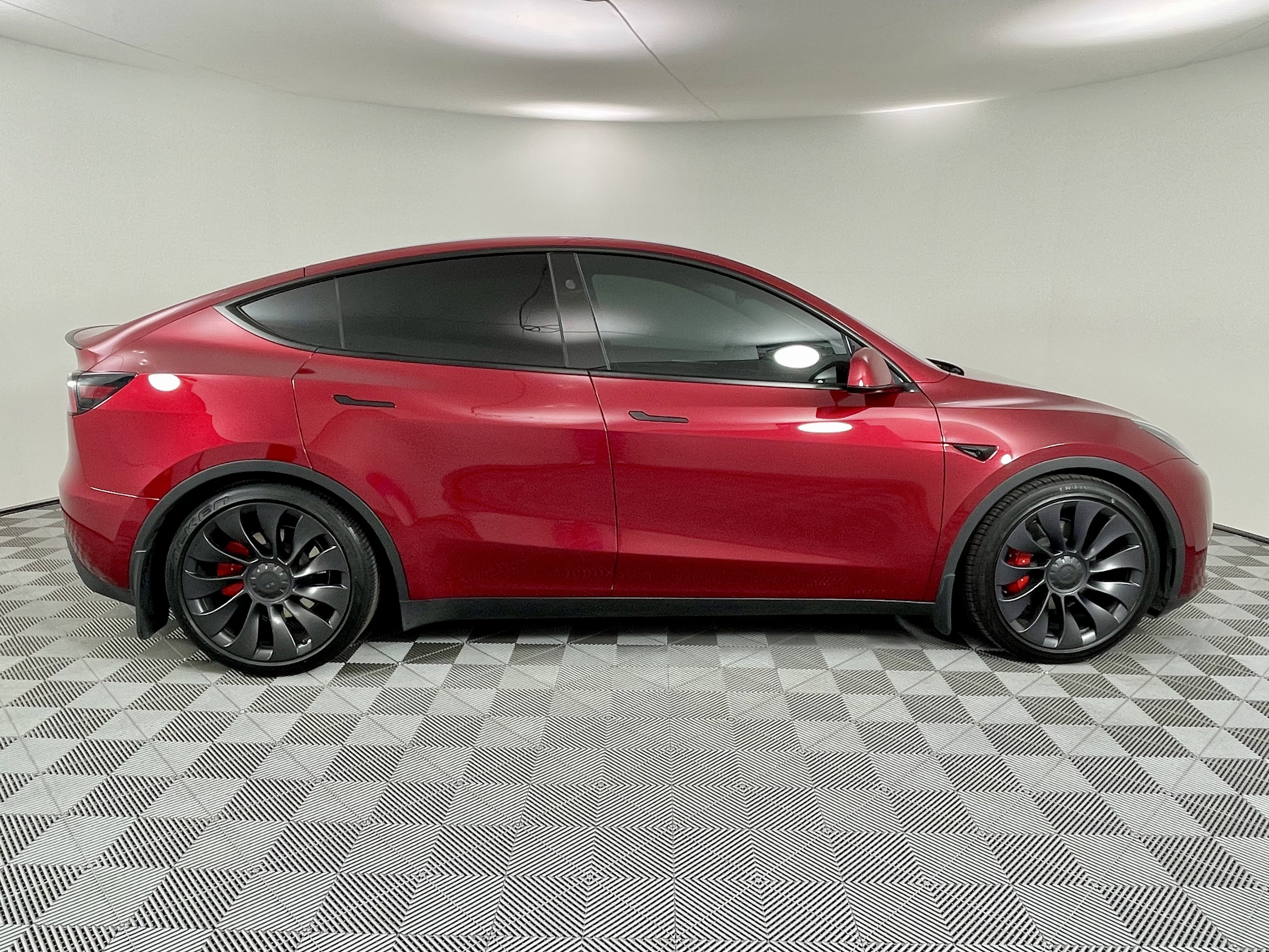 2024 Tesla Model Y Performance