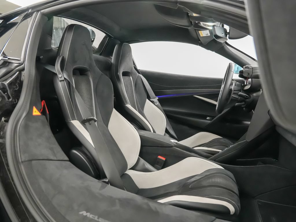 Used 2026 McLaren 750S Spider photo 17