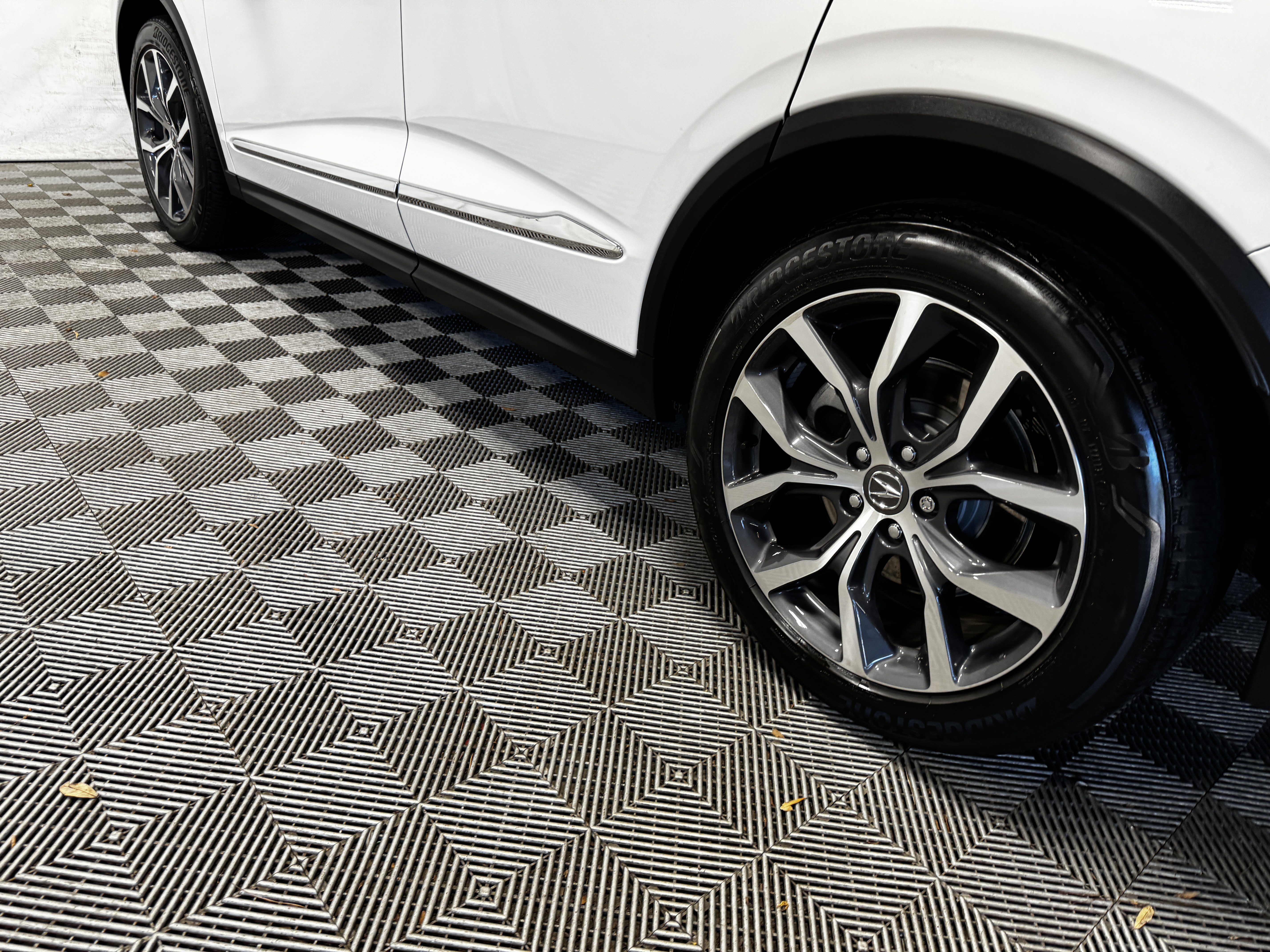 2023 Acura MDX FWD w/ Technology Package