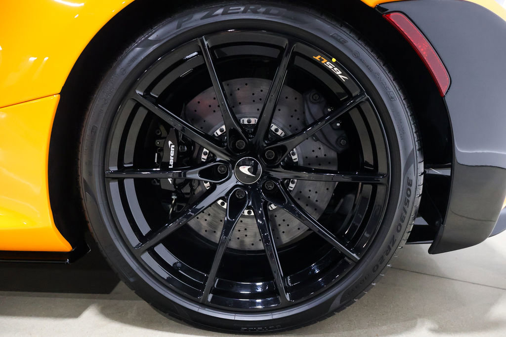 Used 2022 McLaren 765LT photo 40