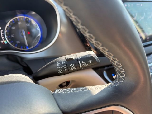 2023 Chrysler Pacifica Touring-L