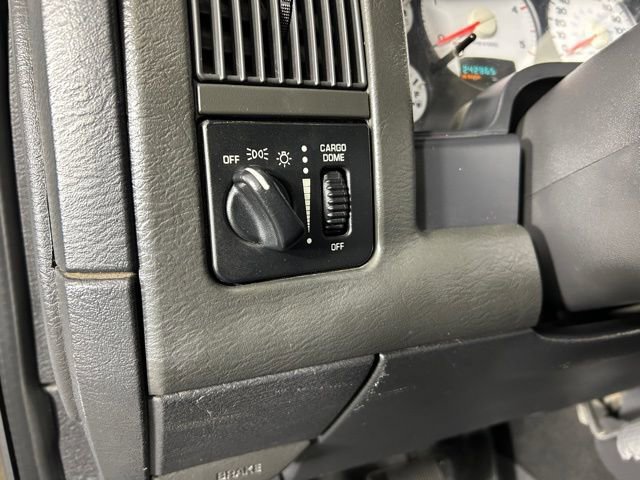 2005 Dodge Ram 2500 Truck SLT