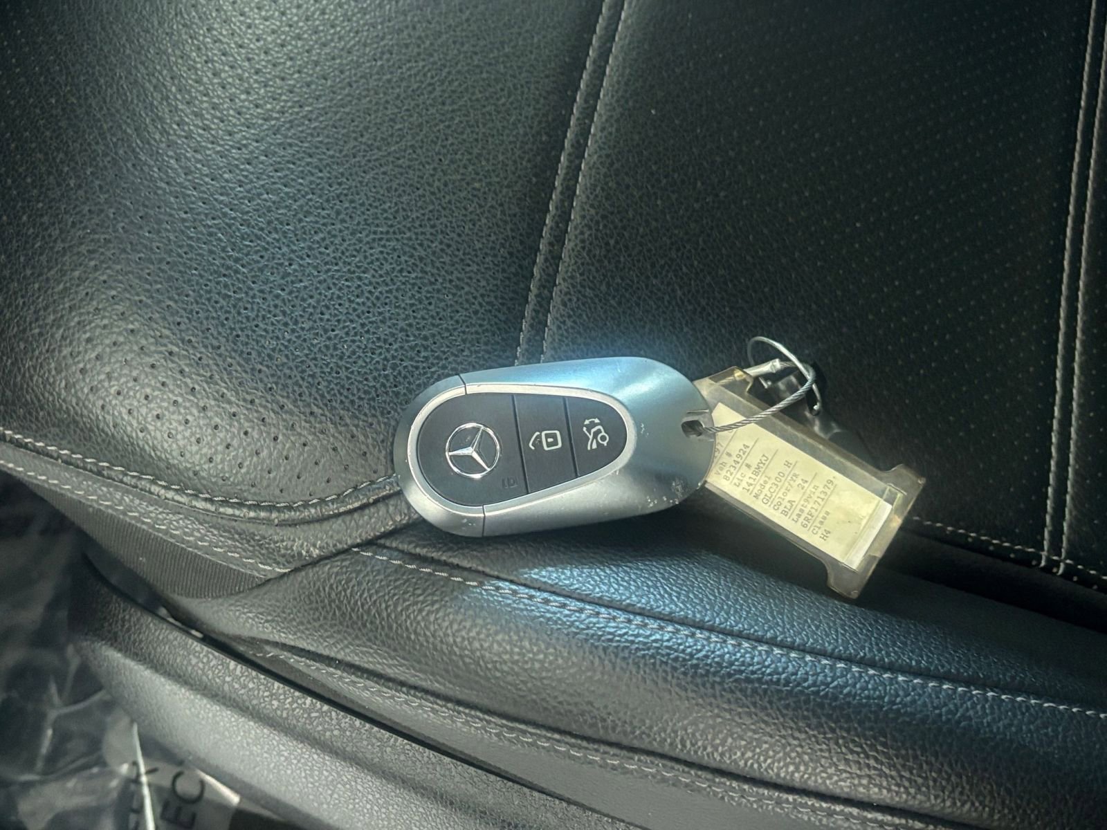 2024 Mercedes-Benz GLC 300