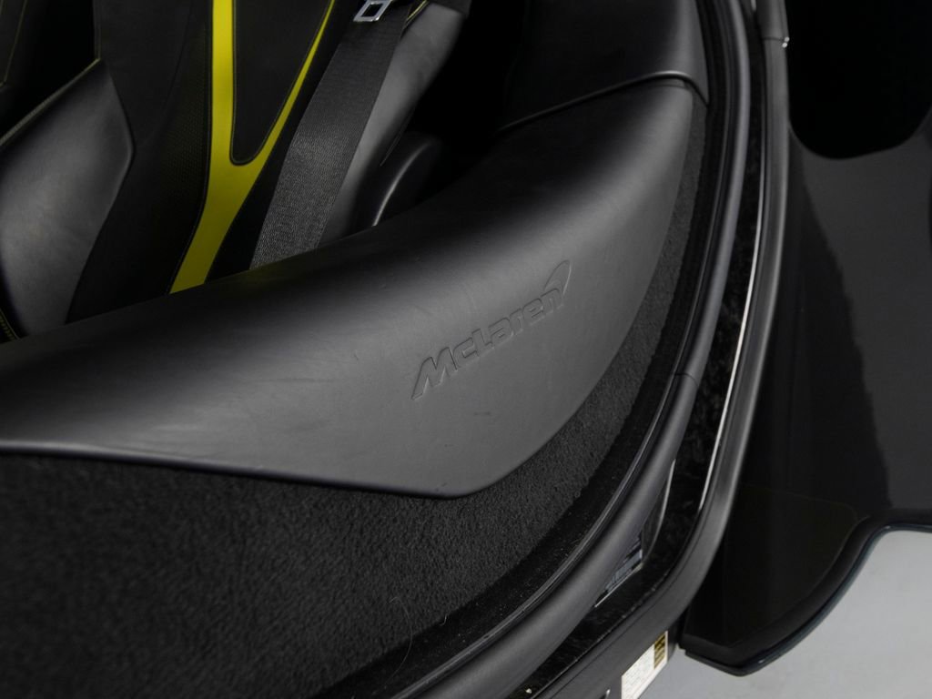 Used 2018 McLaren 720S Performance photo 33