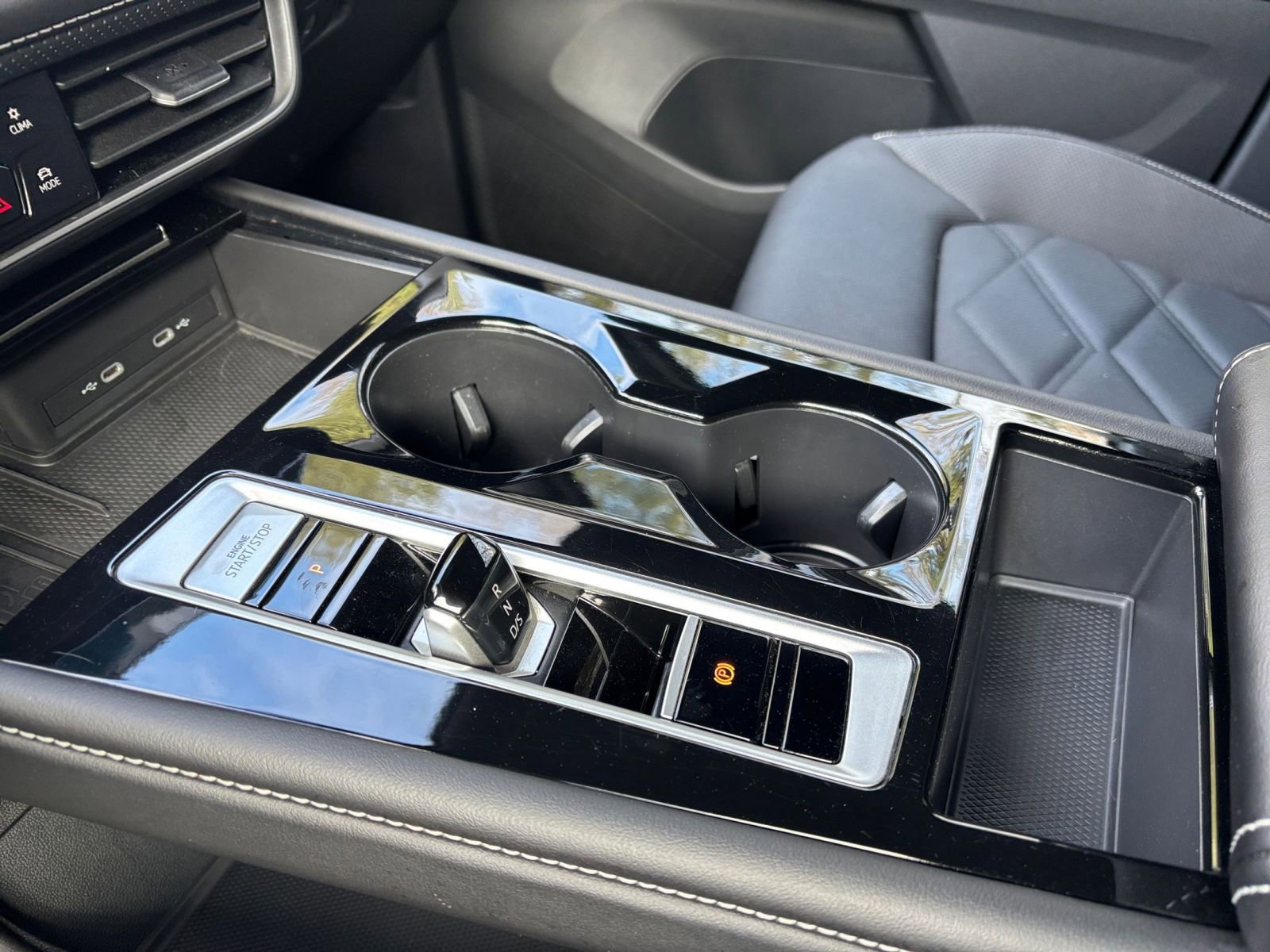 2025 Volkswagen Atlas Cross Sport SE