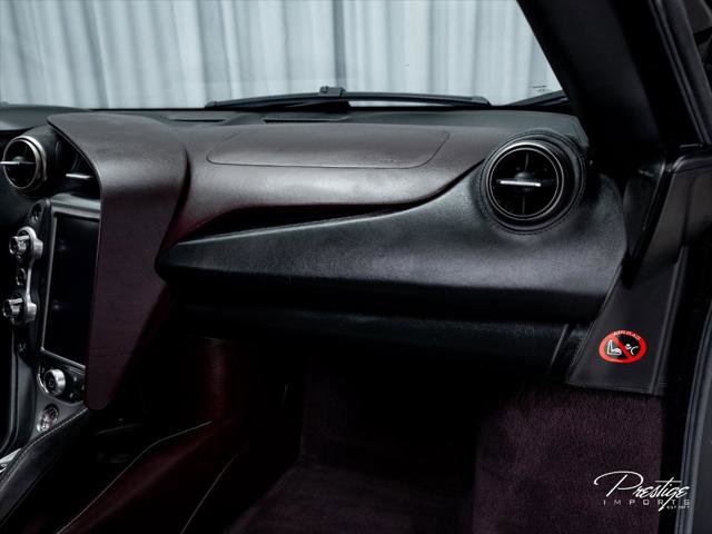 Used 2018 McLaren 720S Luxury photo 40