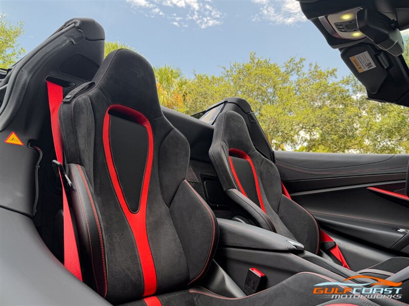 Used 2021 McLaren 720S Performance photo 30