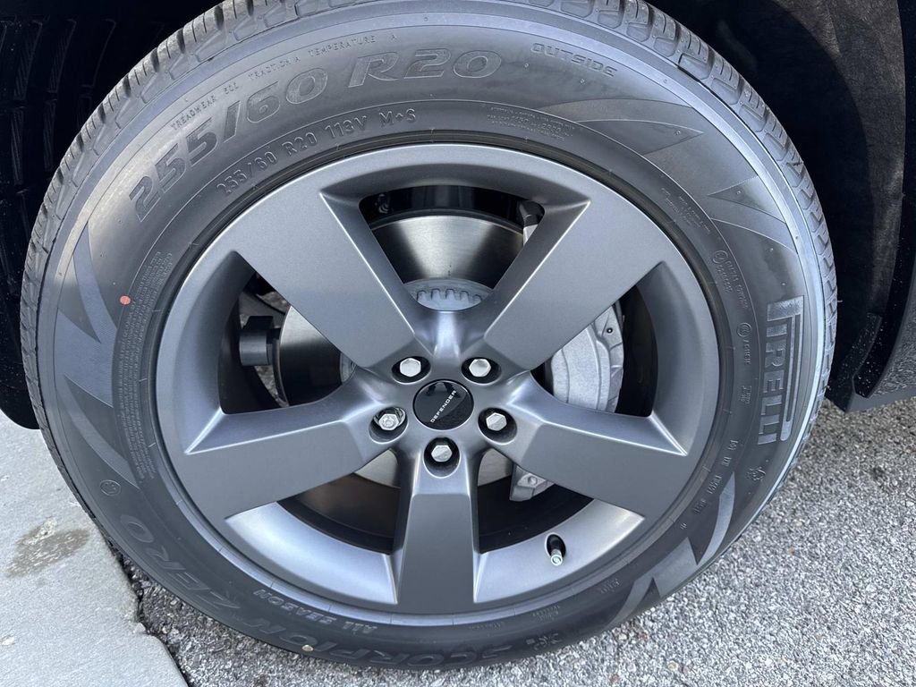 2026 Land Rover Defender 110 X-Dynamic SE