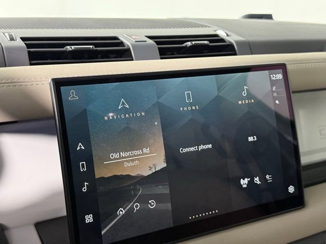 2023 Land Rover Defender 130 SE