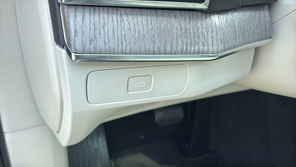 2023 Volvo Xc90 B6 Plus