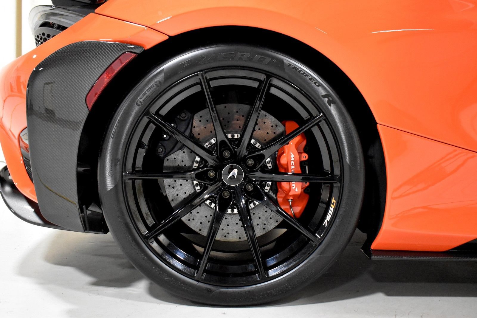 Used 2021 McLaren 765LT photo 22