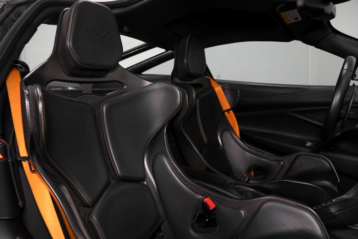 Used 2021 McLaren 765LT photo 2