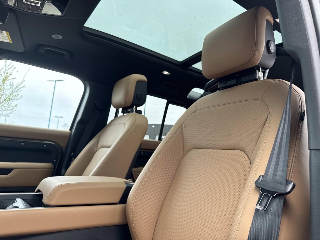 2026 Land Rover Defender 110 X-Dynamic SE