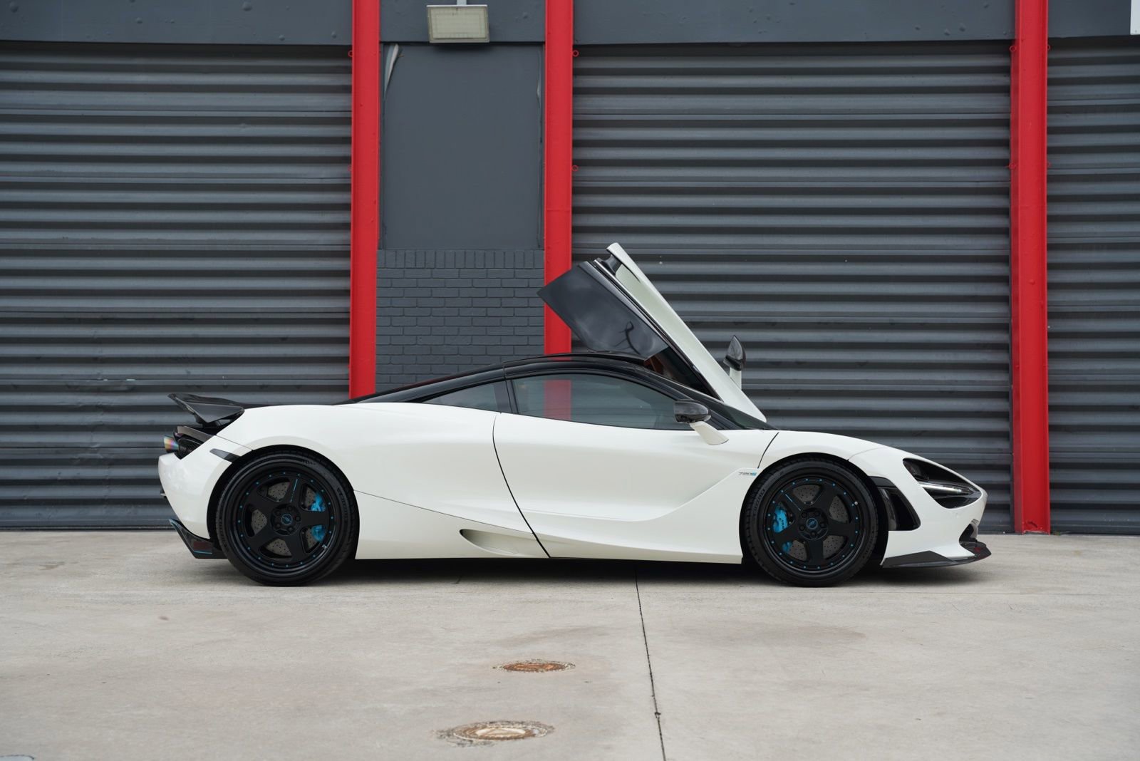 Used 2018 McLaren 720S Performance photo 12