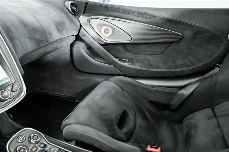 Used 2020 McLaren 600LT Spider photo 38