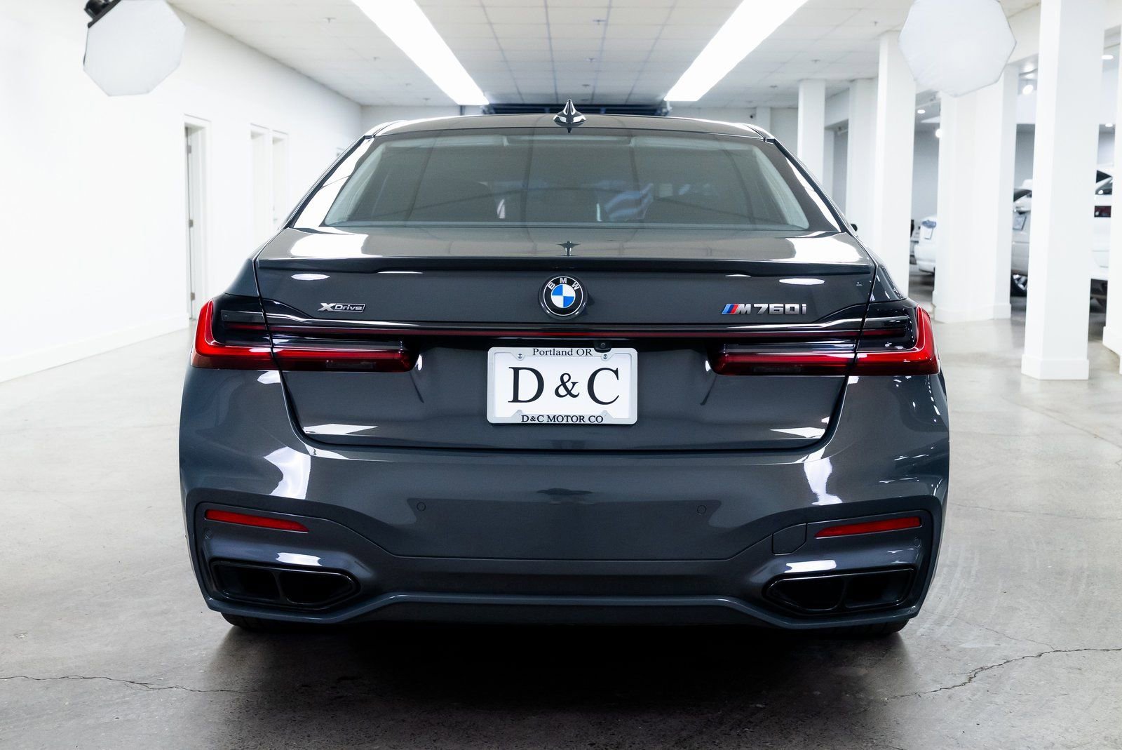 2022 BMW M760i xDrive