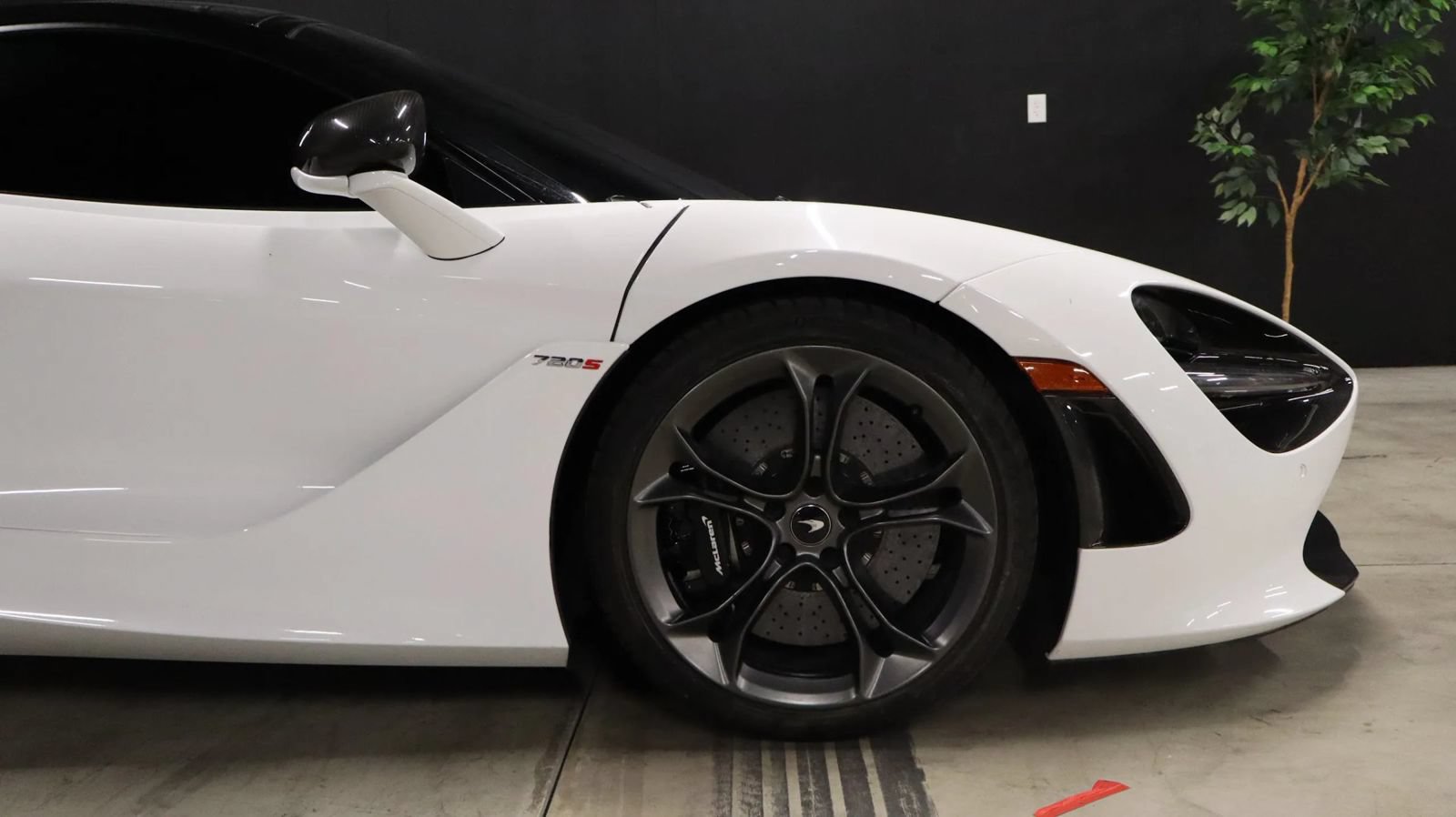 Used 2019 McLaren 720S photo 15