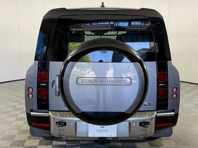 2023 Land Rover Defender 130 SE