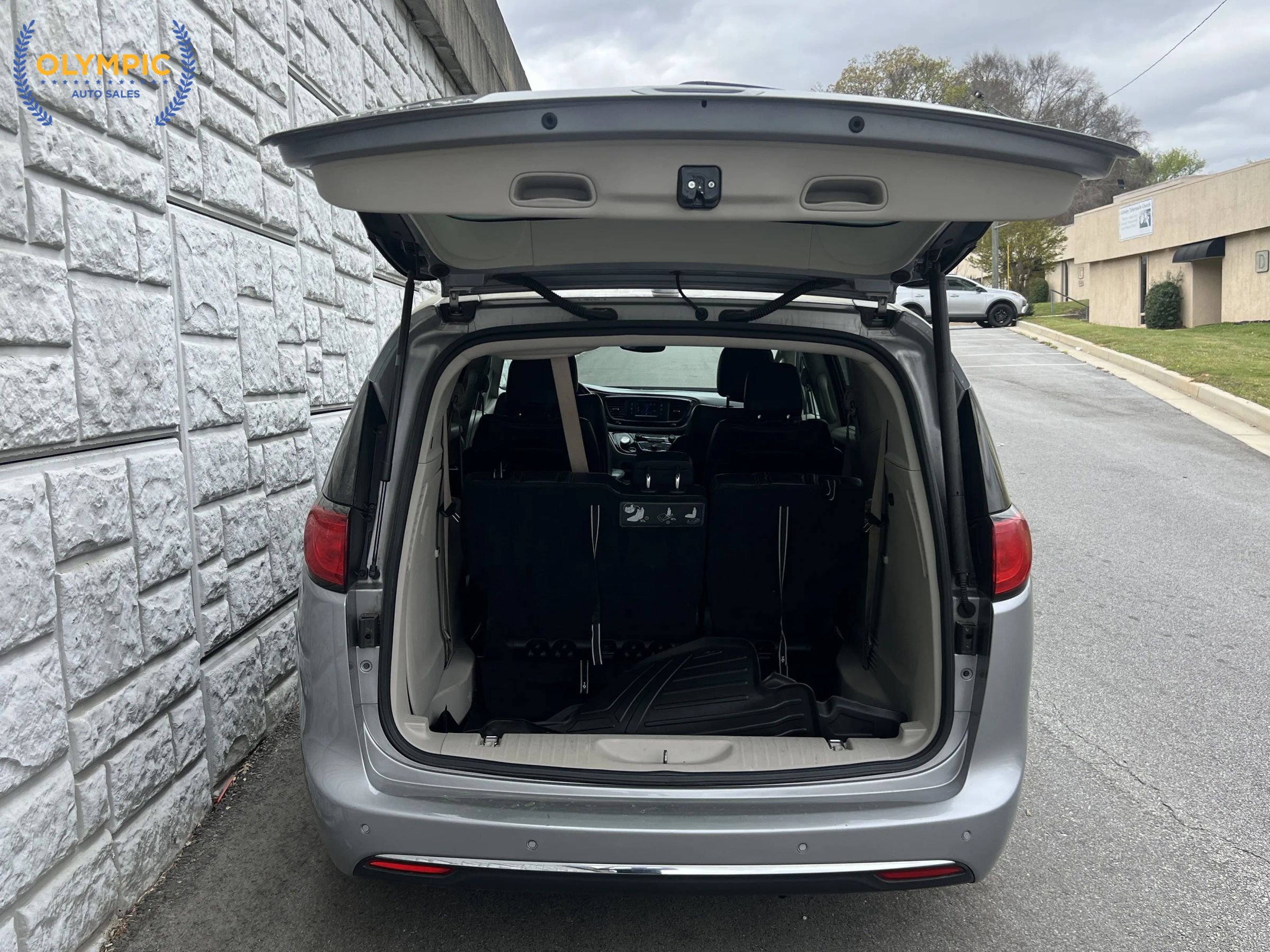 2017 Chrysler Pacifica Touring-L